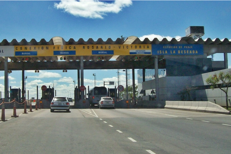 AUMENTO DEL 385%: un auto pasar&aacute; de pagar $1.043 a $5.061 en uno de los peajes de Entre R&iacute;os