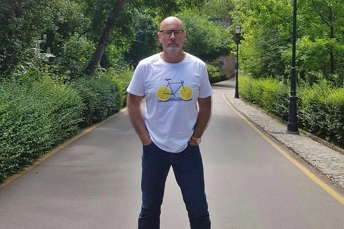 El concordiense Daniel "Loli" Briglia en una de sus tantas fotos tomadas en Europa