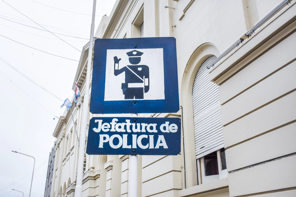 Las autoridades procedieron adem&aacute;s a la detenci&oacute;n del comisario Daniel Rosatelli.