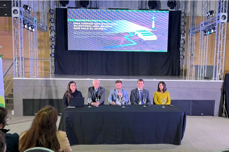 Se present&oacute; el estudio de viabilidad para un nodo log&iacute;stico, ampliar el Parque Industrial y construir un puerto