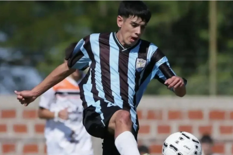 Preocupaci&oacute;n por un jugador que perdi&oacute; el conocimiento tras un golpe durante un partido