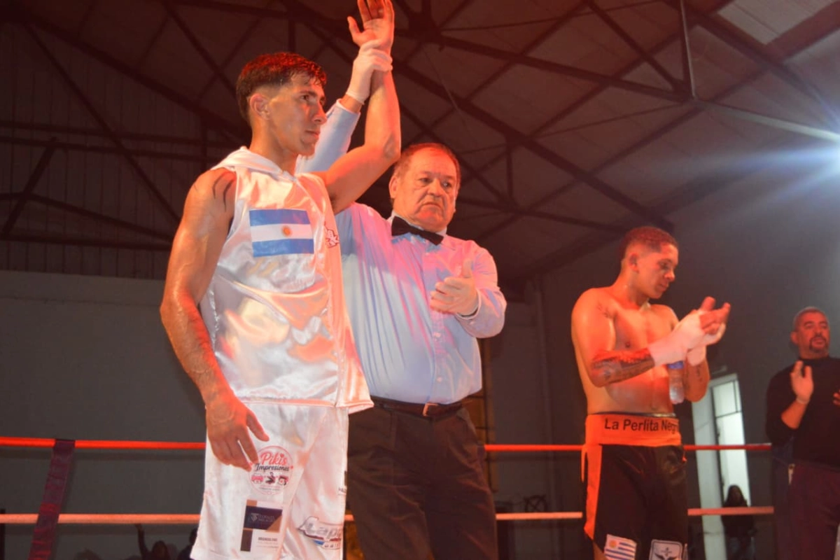 Triunfo para Casco en su debut profesional