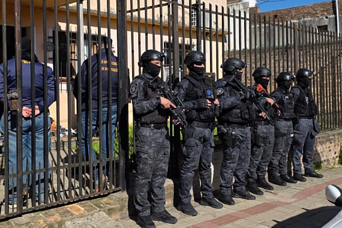 Tras los allanamientos de este s&aacute;bado, dos personas vinculadas a la causa permanecen pr&oacute;fugas.