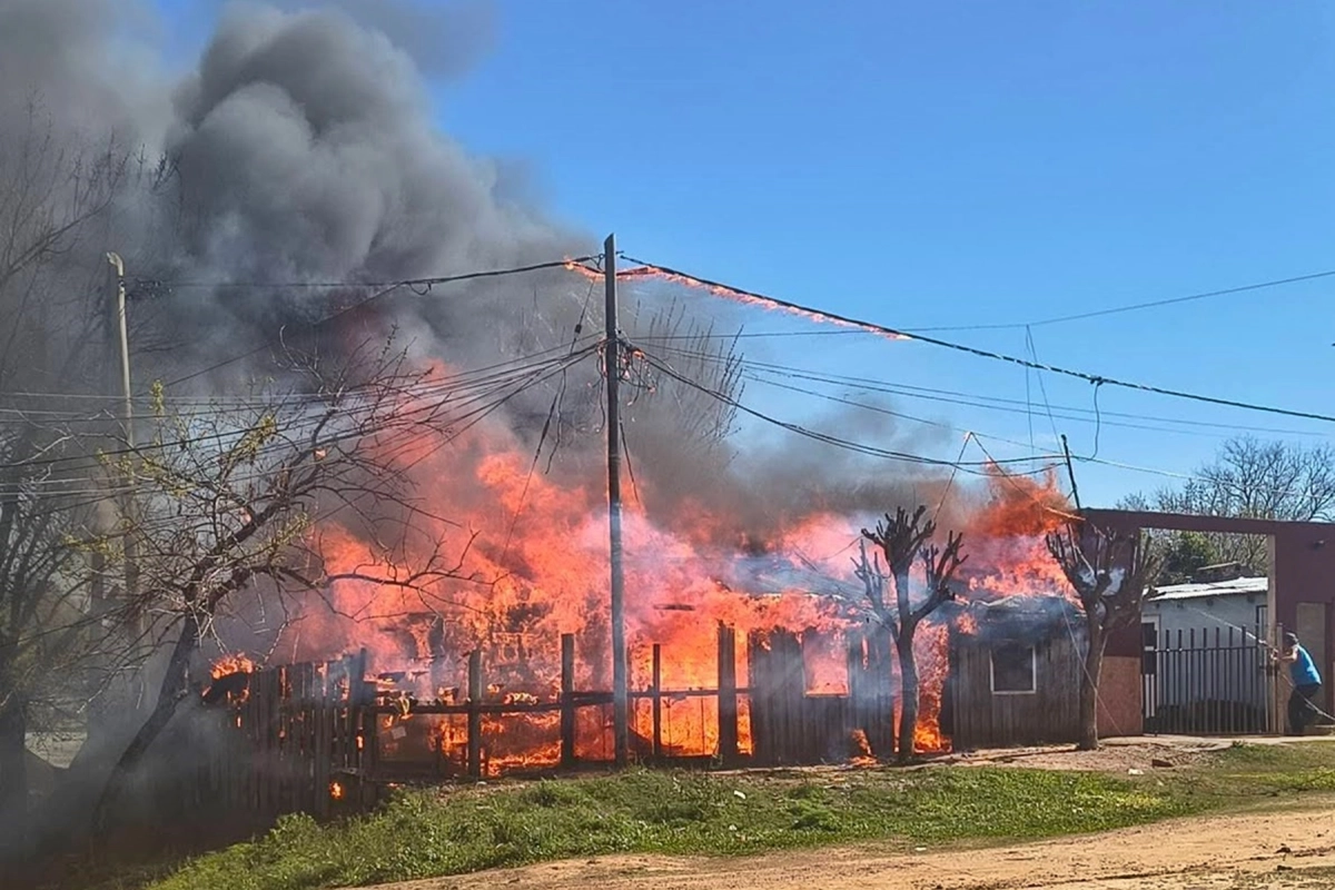 El incendio afect&oacute; totalmente al inmueble.