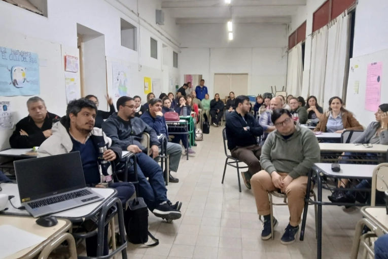 Preocupaci&oacute;n en las escuelas de adultos por una reforma curricular a implementarse en 2027