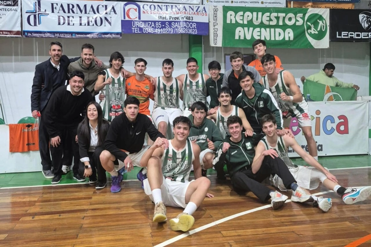 Estudiantes celebr&oacute; en San Salvador
