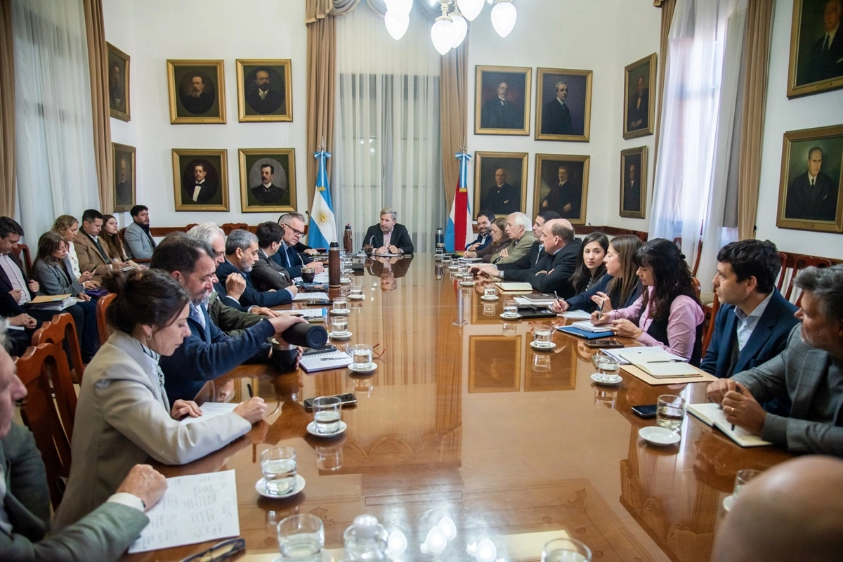 Tambi&eacute;n se abordaron temas relacionados con las paritarias docentes y obras p&uacute;blicas.