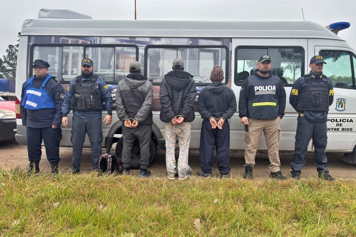 Cuatro personas detenidas.