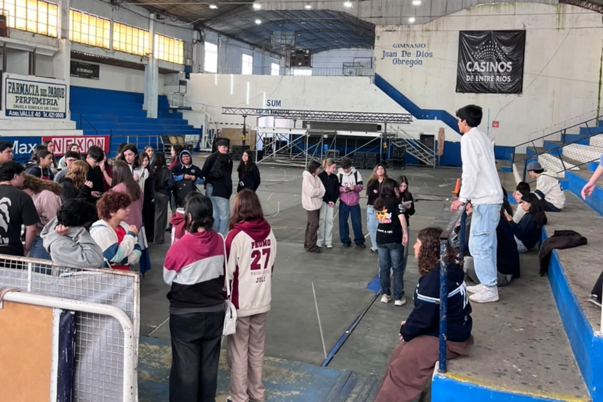 Los estudiantes se preparan para Ferro.