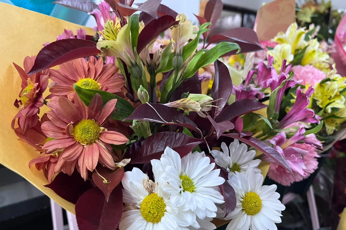 La demanda de ramos aument&oacute; con la llegada de la primavera.