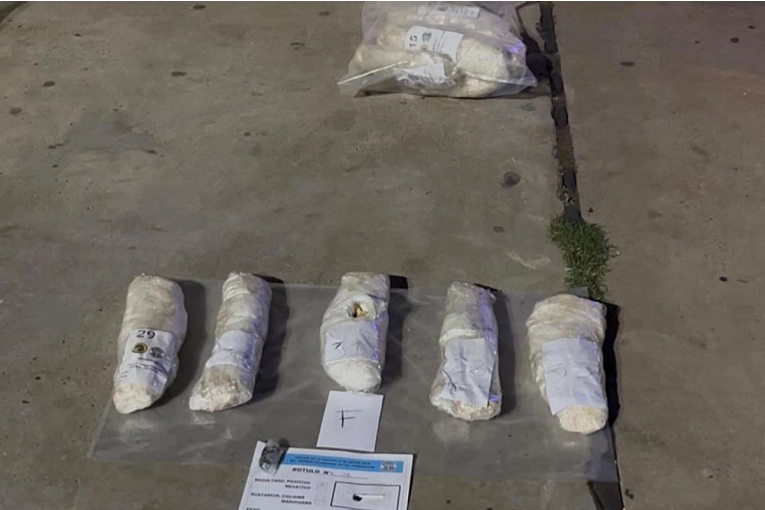 RUTA 14: Seis detenidos, tres autos secuestrados y droga sint&eacute;tica valuada en cerca de 2.500 millones de pesos