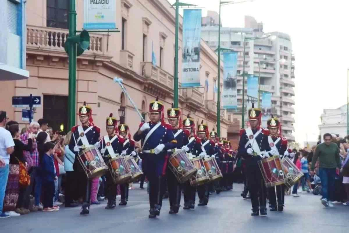 El desfile ser&aacute; pospuesto para el mes de noviembre.