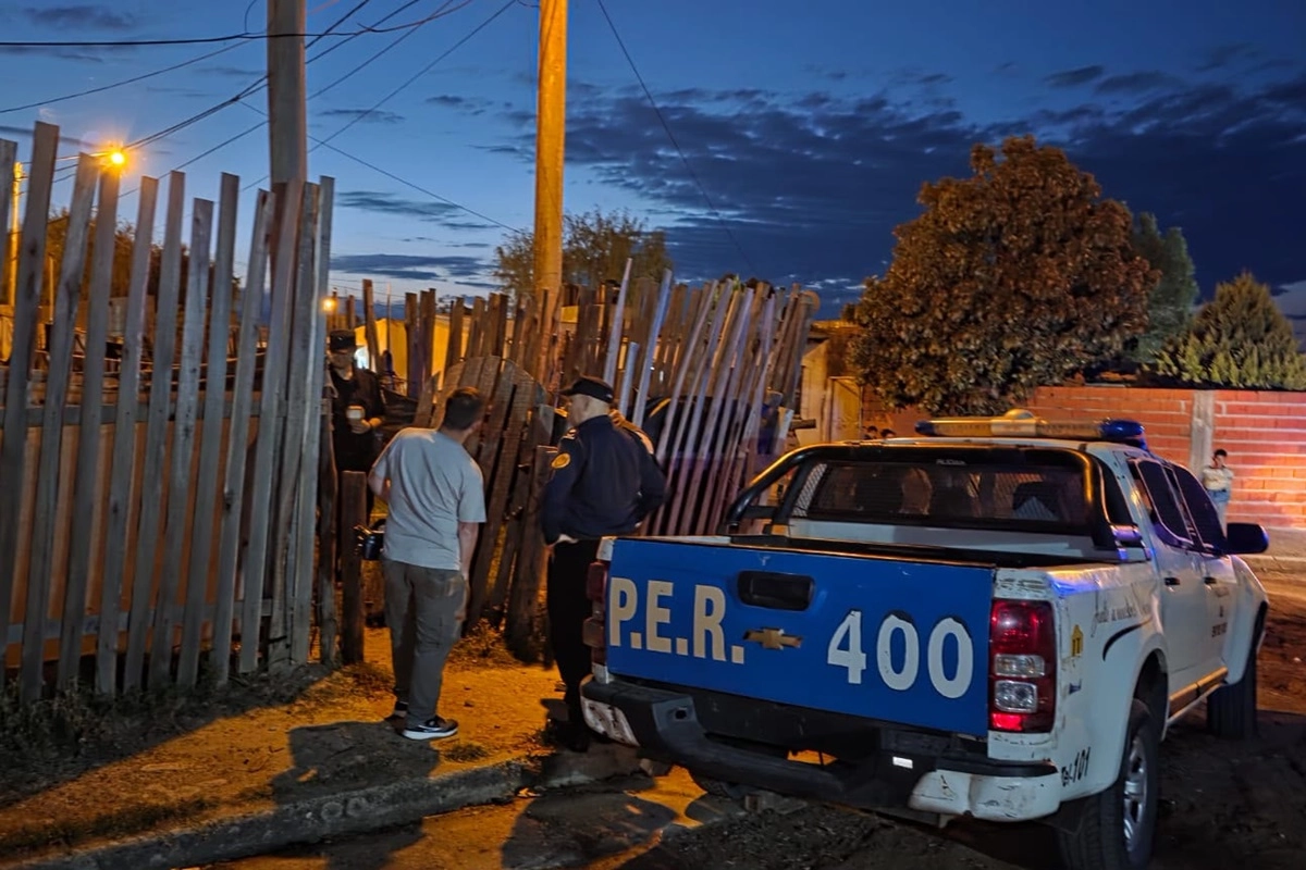 Los allanamientos fueron realizados en dos domicilios y en uno de ellos agredieron a los polic&iacute;as.